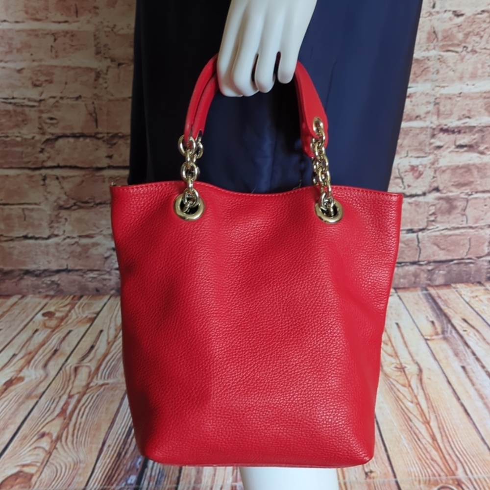 Maurizio Taiuti Red Leather and Silver Satchel with Elegant Chain Accents